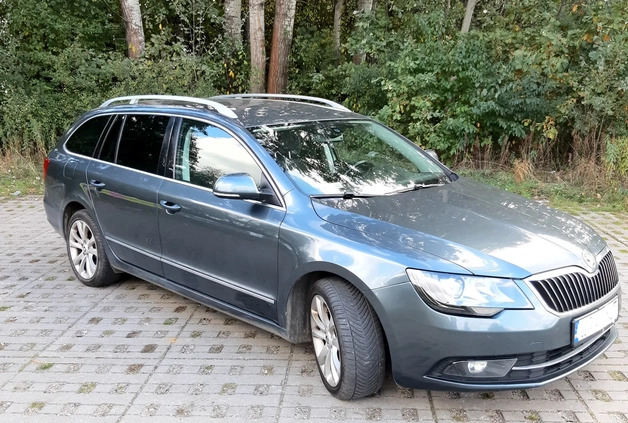 Skoda Superb cena 44444 przebieg: 250000, rok produkcji 2014 z Warszawa małe 37